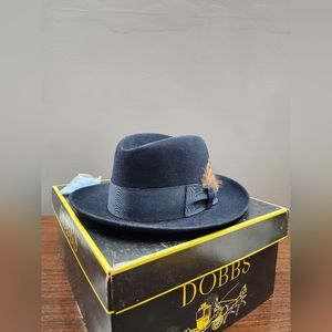 Golden Coach By Dobbs Madison Mens Black Felt Fedora W/ Red Feather 7